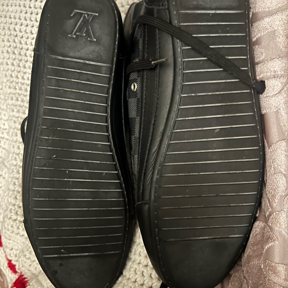 Authentic Louis Vuitton men shoes - Picture 8 of 8